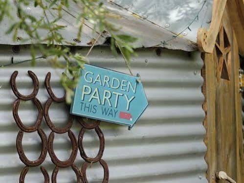 Skipbridge Farm Shepherds Huts Campground Green Hammerton 外观 照片